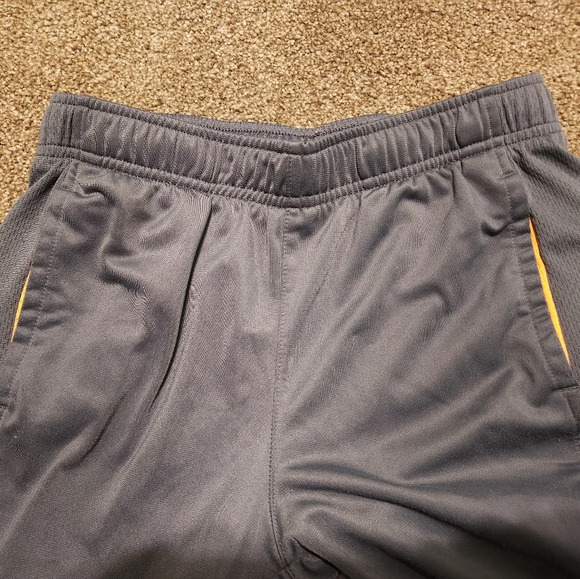 ๐3/$10 Boy's 4 Piece Lot 10/12 Large Clothing - Picture 10 of 12